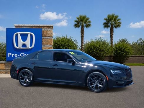 Used 2021 Chrysler 300 S w/ S Model Appearance Package RWD image 7