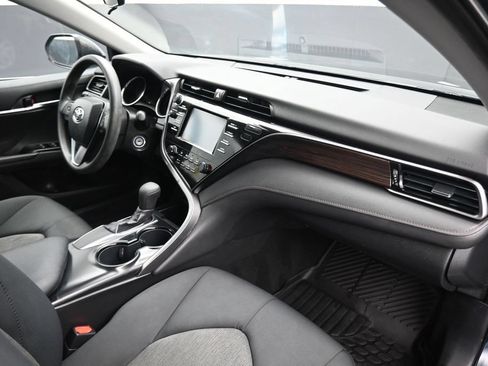 Used 2019 Toyota Camry LE FWD image 39