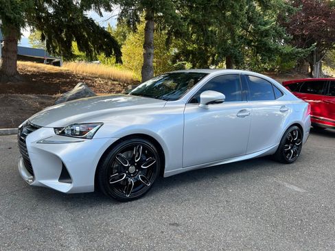 Used 2017 Lexus IS 200t F Sport image 1