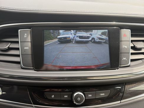 Used 2018 Buick Enclave Premium AWD/4WD image 25