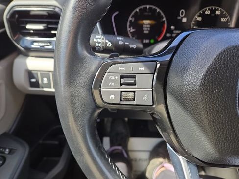 Used 2025 Honda Pilot EX-L image 21
