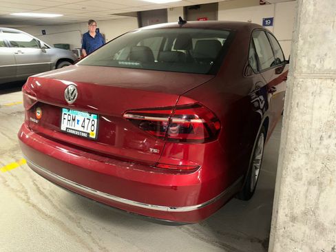 Used 2019 Volkswagen Passat 2.0T Wolfsburg image 5