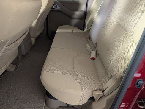 Used 2015 Nissan Frontier SV image 23