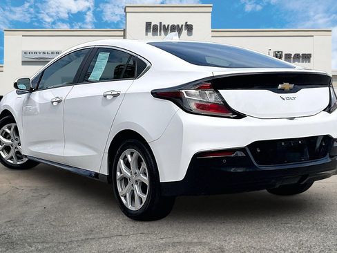 Used 2018 Chevrolet Volt Premier w/ Driver Confidence Package FWD image 12
