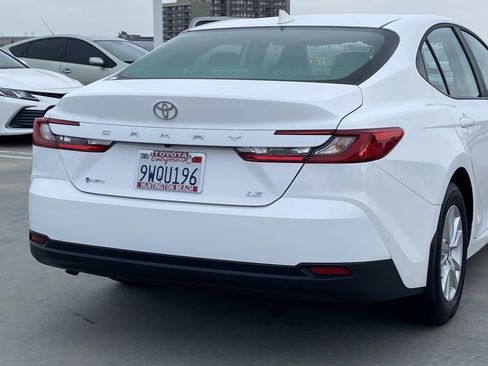 Used 2026 Toyota Camry LE w/ Convenience Package FWD image 4