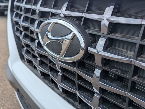 New 2026 Hyundai Venue SEL FWD image 23