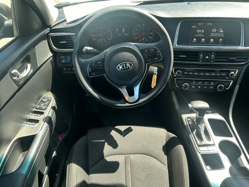 Used 2018 Kia Optima LX image 9
