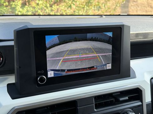 Used 2024 Toyota Tacoma TRD Off-Road image 17