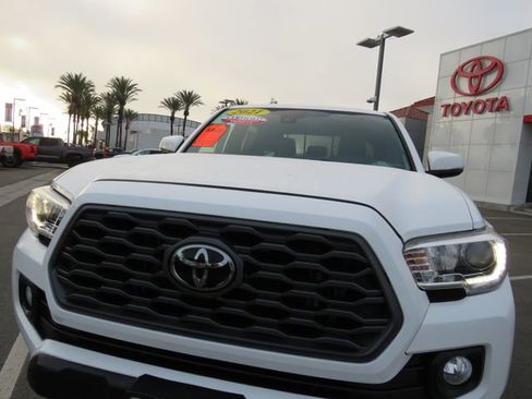 Certified 2021 Toyota Tacoma TRD Off-Road w/ Technology Package image 5