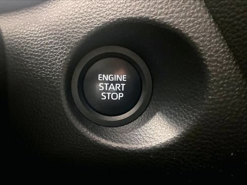 Used 2024 Toyota Corolla Cross LE FWD image 34