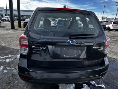 Used 2017 Subaru Forester 2.5i image 4