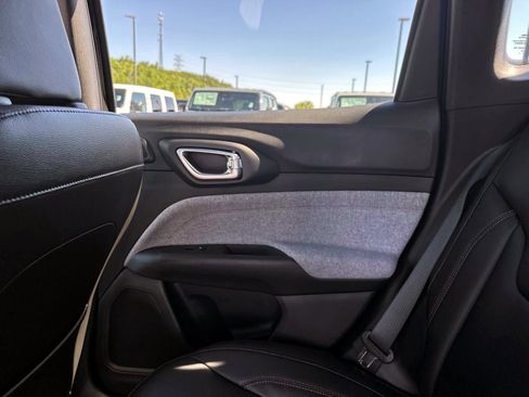 New 2024 Jeep Compass Latitude w/ Sun and Sound Group image 16