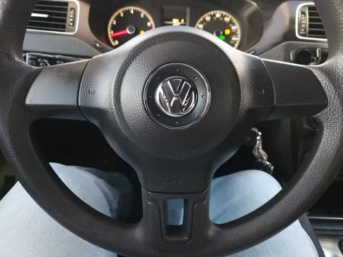Used 2011 Volkswagen Jetta SE FWD image 20