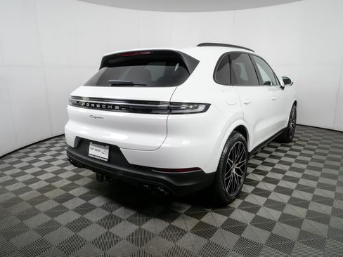 New 2026 Porsche Cayenne AWD/4WD image 31