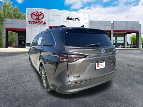 Certified 2024 Toyota Sienna XLE w/ XLE Plus Package FWD image 30