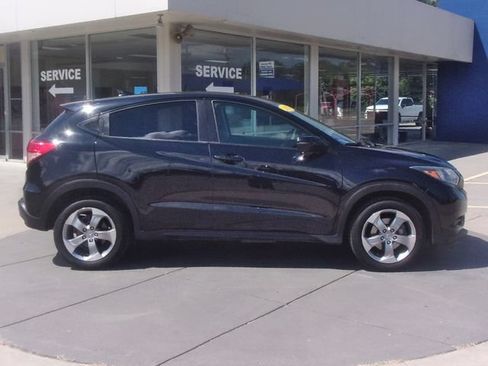 Used 2017 Honda HR-V EX image 9