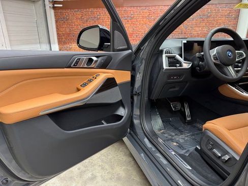 New 2026 BMW X5 xDrive50e image 9