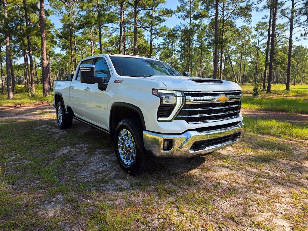Used 2024 Chevrolet Silverado 2500 LTZ w/ LTZ Plus Package AWD/4WD image 7