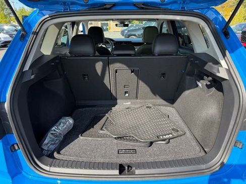 Certified 2025 Volkswagen Taos SEL image 29