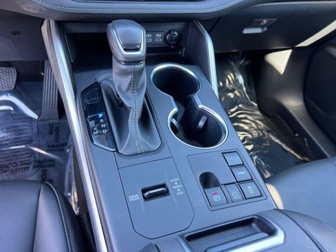 Used 2024 Toyota Highlander XSE image 31