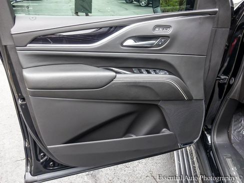 Used 2024 Cadillac Escalade V w/ LPO, ONYX Package image 23