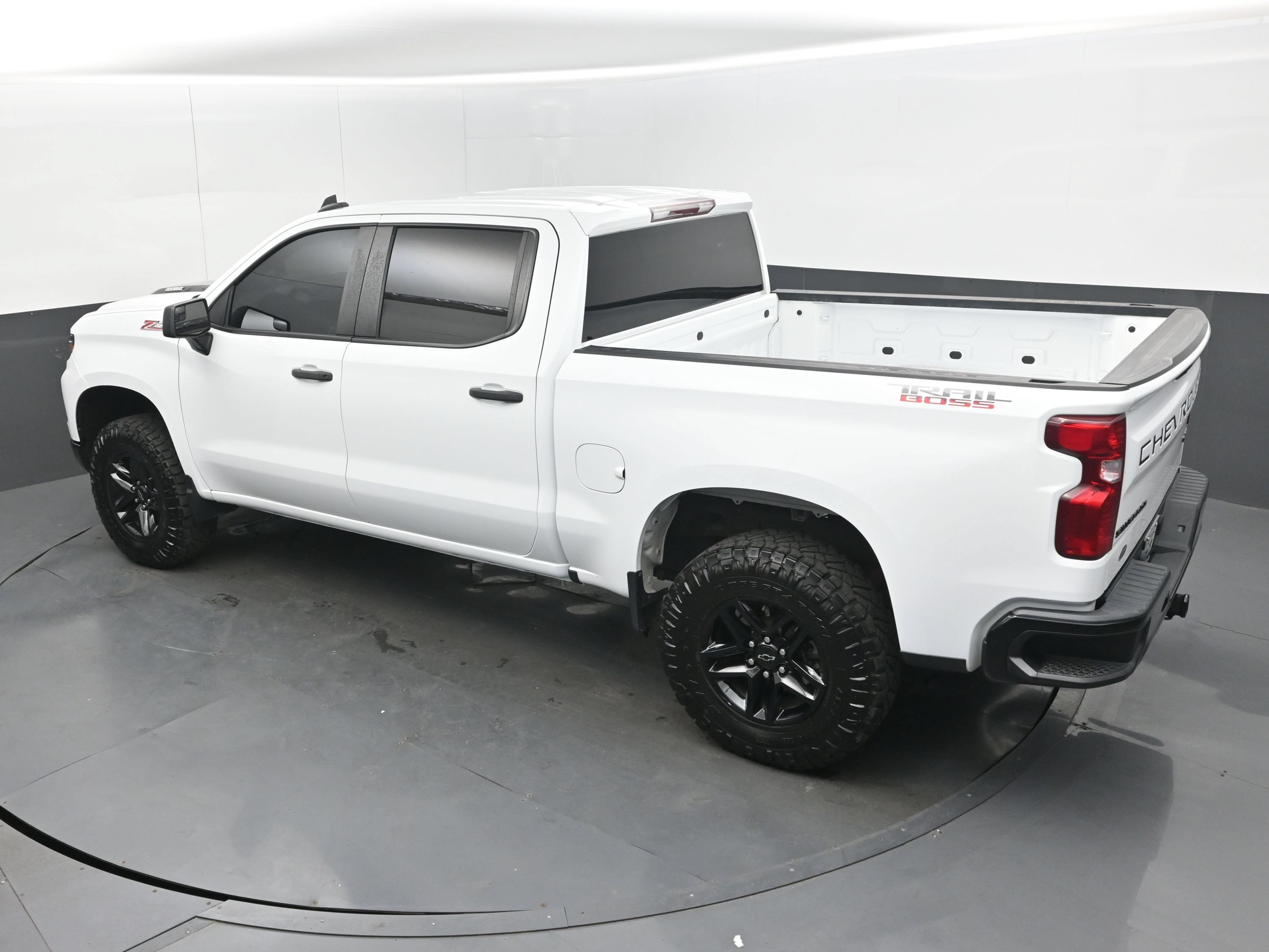 Used 2022 Chevrolet Silverado 1500 Custom Trail Boss w/ LPO, Dark Essentials Package AWD/4WD image 43