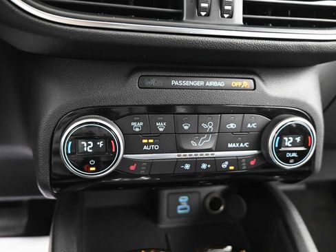 Used 2021 Ford Escape Titanium image 18