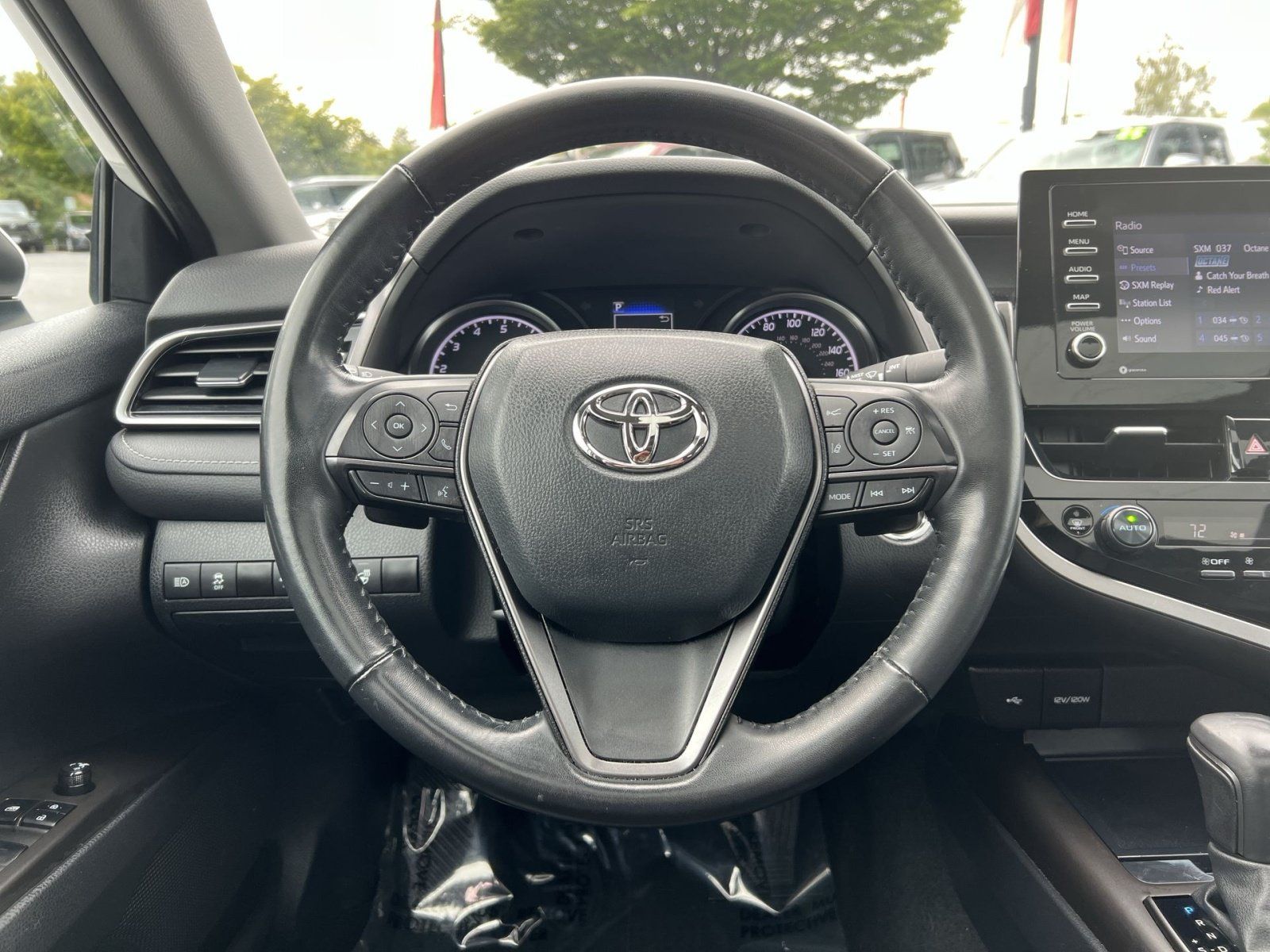 Used 2023 Toyota Camry SE w/ Cold Weather Package FWD image 16