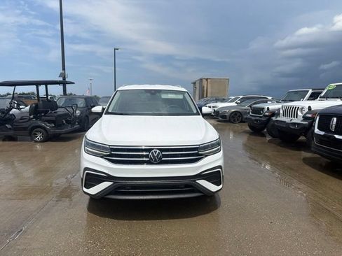 Used 2024 Volkswagen Tiguan SE FWD image 8