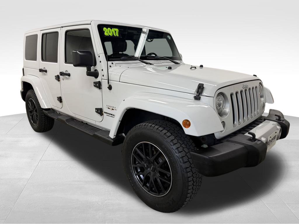Used 2017 Jeep Wrangler Unlimited Sahara w/ Connectivity Group AWD/4WD image 2