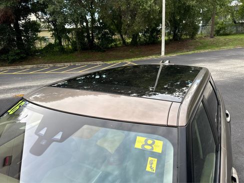 Used 2016 Land Rover Range Rover Evoque SE image 11