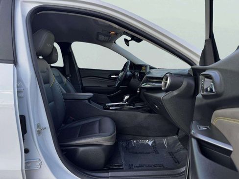 Used 2024 Chevrolet Trax ACTIV w/ Driver Confidence Package image 41