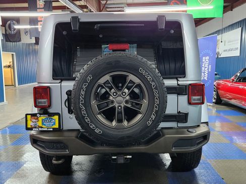 Used 2017 Jeep Wrangler Sahara image 75