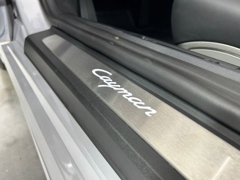 Used 2024 Porsche 718 Cayman RWD image 15
