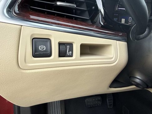 Used 2018 Cadillac XT5 Luxury w/ Driver Awareness Package AWD/4WD image 30