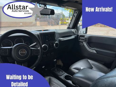Used 2013 Jeep Wrangler Unlimited Sahara w/ Dual Top Group AWD/4WD image 6