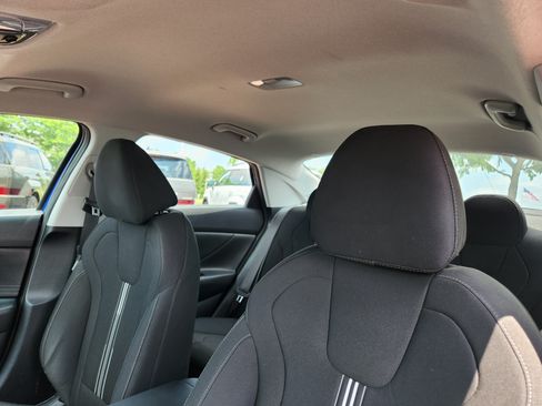 Used 2023 Hyundai Elantra SEL FWD image 12