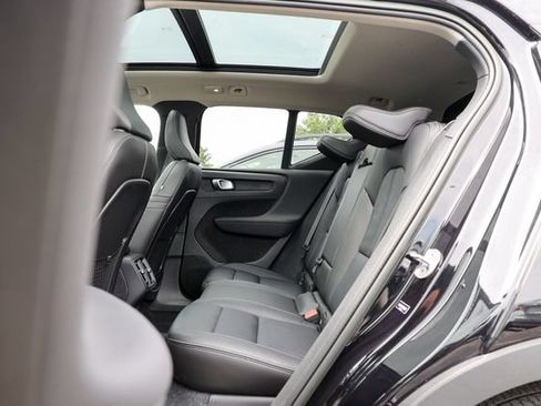 Certified 2024 Volvo XC40 B5 Ultimate w/ Protection Package Premier AWD/4WD image 39