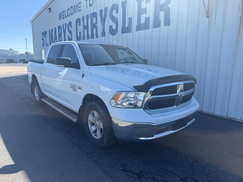 Used 2019 RAM 1500 Classic SLT w/ Luxury Group image 1