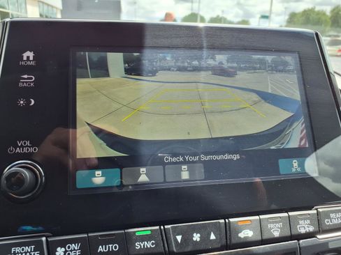 Used 2024 Honda Odyssey EX image 5