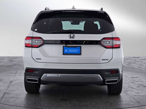 New 2026 Honda Pilot Touring image 4