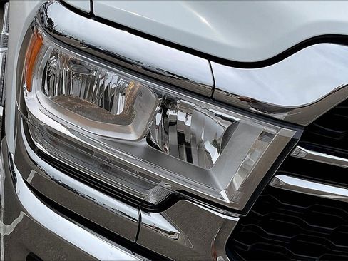 Used 2024 RAM 3500 Big Horn image 28