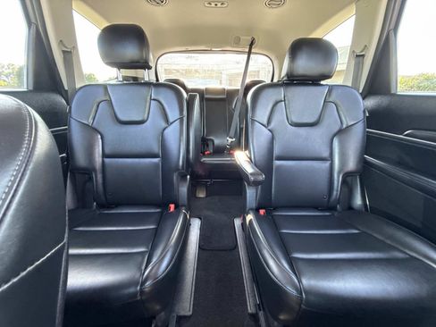 Used 2025 Kia Telluride S AWD/4WD image 17