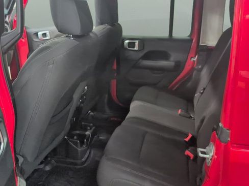Used 2018 Jeep Wrangler Unlimited Sahara w/ Uconnect 4C Nav & Sound Group AWD/4WD image 19
