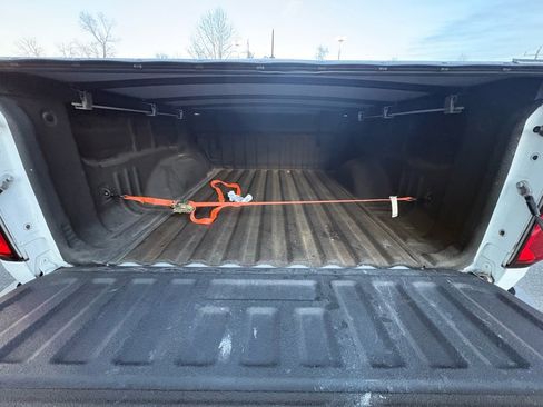 Used 2017 Chevrolet Colorado Z71 image 9