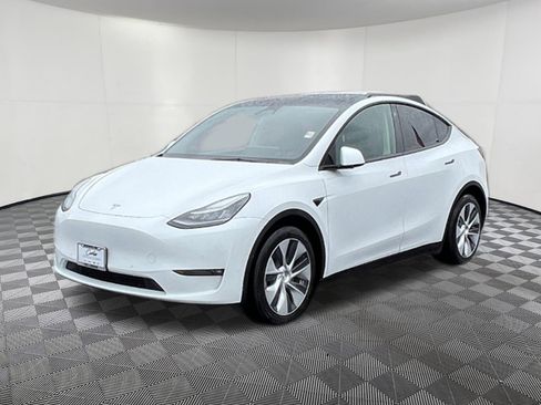 Used 2021 Tesla Model Y Long Range image 3