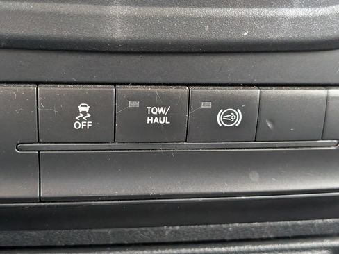 Used 2017 RAM 3500 SLT AWD/4WD image 18