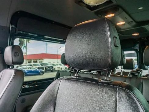 Used 2022 Mercedes-Benz Sprinter 2500 image 19