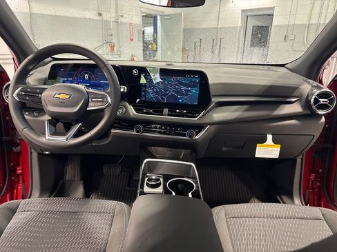 New 2026 Chevrolet Equinox LT w/ LPO, Floor Liner Package FWD image 38