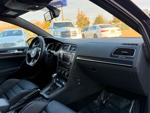 Used 2017 Volkswagen GTI SE image 22